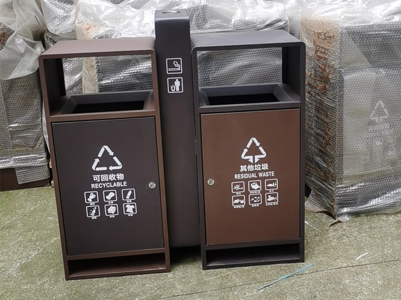 分类垃圾箱